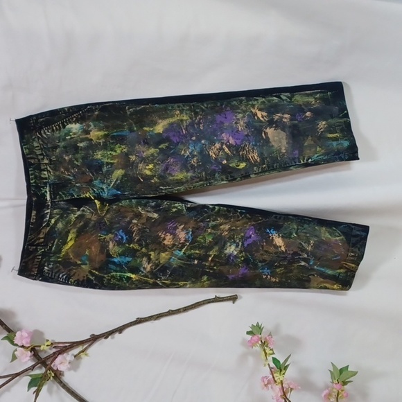 GAP CROPPED LEG STRECH SIZE 12 IN A BEAUTIFUL SLICK-BUD FASHIONS DESIGN